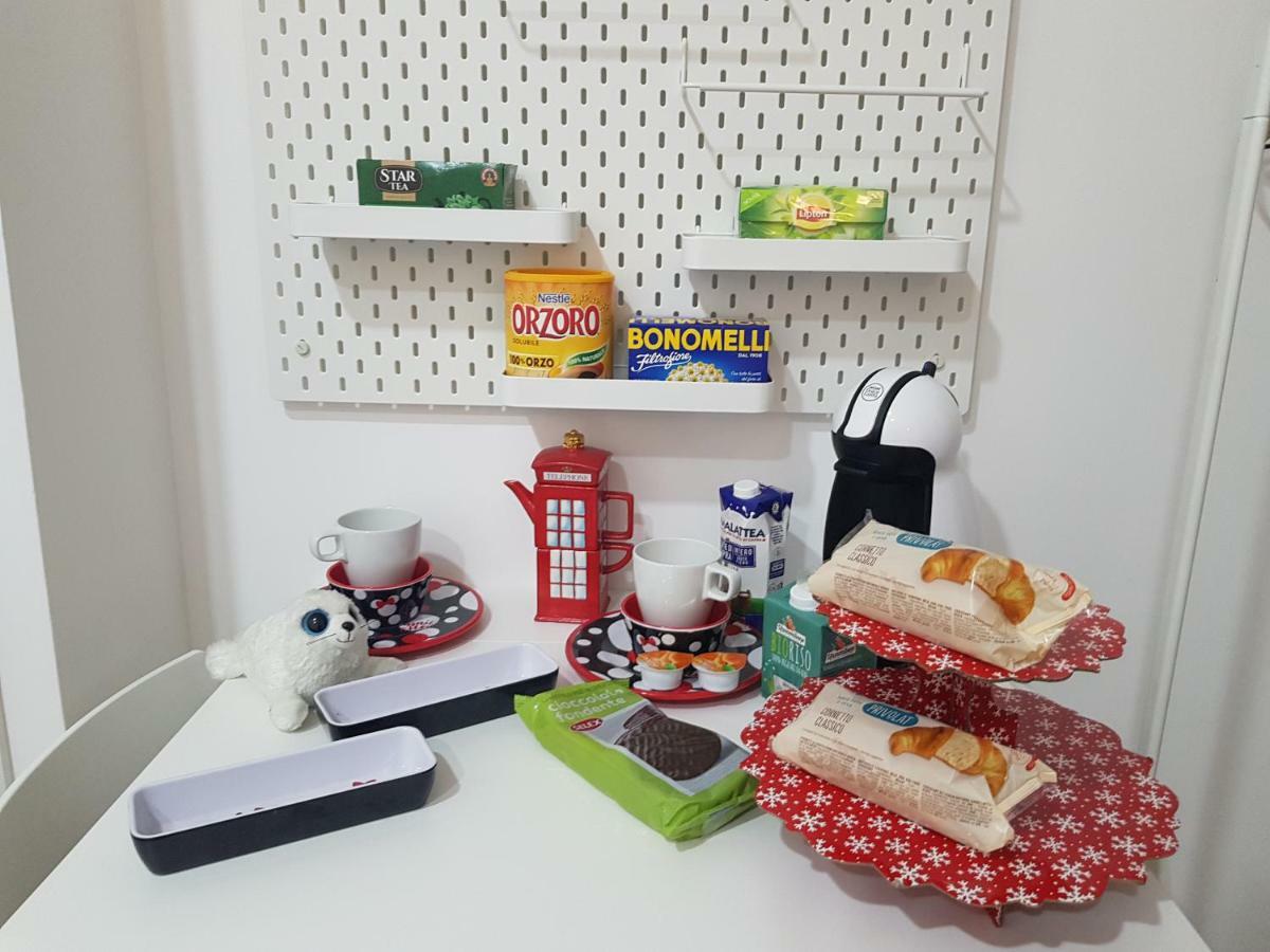 Small Bedroom Vomero'S Naples Extérieur photo