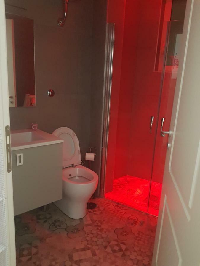 Small Bedroom Vomero'S Naples Extérieur photo