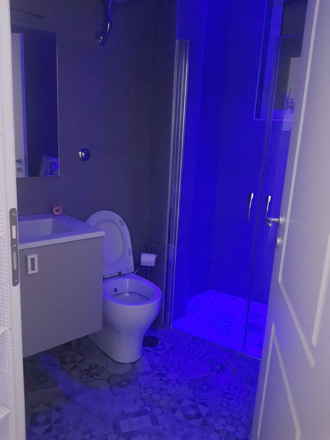 Small Bedroom Vomero'S Naples Extérieur photo